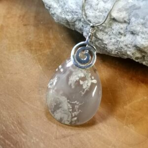 Pendentif en Agate Fleur de Cerisier et Argent