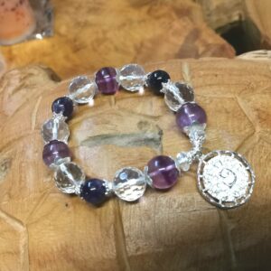 Bracelet '' Breloque '' Cristal de Roche, Fluorine, Améthyste et Argent