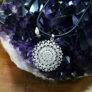 Collier '' Mandala '' en Argent 925 sur tour du cou en Caoutchouc