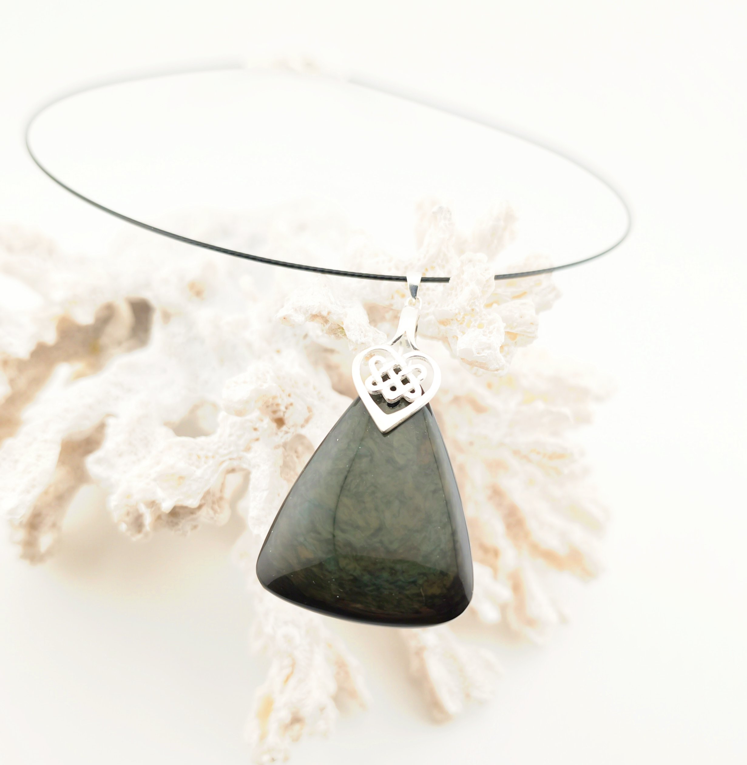 Collier en Obsidienne Mantogochol et Argent 925.